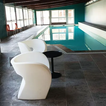 T3 Duplex Avec Piscine Et Sauna, Terrasse Et Garage - Chateau Des Magnans, - Fr-1-165b-57 Jausiers