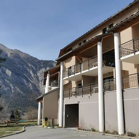 T3 Duplex Avec Piscine Et Sauna, Terrasse Et Garage - Chateau Des Magnans, - Fr-1-165b-57 Jausiers